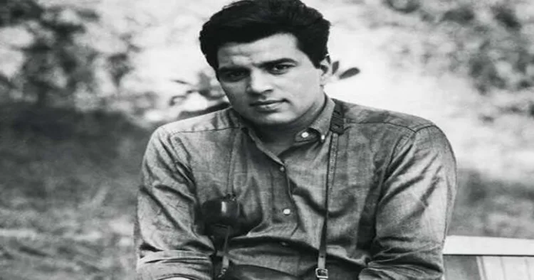 Veteran Bollywood Actor Dharmendra passes away