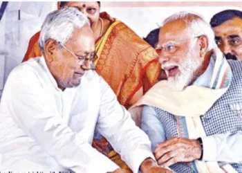 (Left) Nitish Kumar (Right) PM Narendra Modi