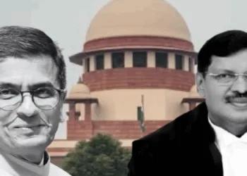 (Left) Former CJI D.Y. Chandrachud (Right) CJI B.R. Gavai