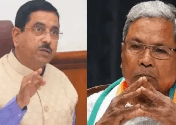 (Left) Union Food and Civil Supplies Minister Pralhad (Right) Karnataka CM Siddaramaiah