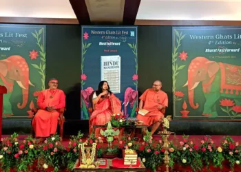 Shefali Vaidya moderating a session with 2 monks Swami Vigyananda & Swami Mitrananda launching the book The Hindu Manifesto - Youth, Dharma & The digital dilemma