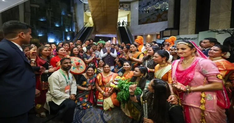 Indian Diaspora gives cultural welcome to PM Narendra Modi in Johannesburg