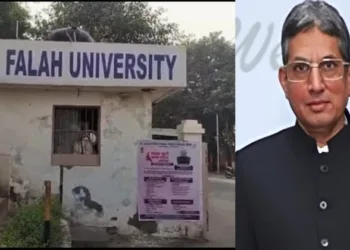 Founder and chancellor of Al-Falah University, Jawad Ahmad Siddiqui (Right)