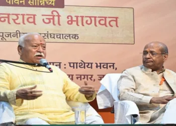 (Left) RSS Sarsanghchalak Dr Mohan Bhagwat (Right) Rajasthan Kshetra Sanghchalak Dr Ramesh Chandra Agrawal