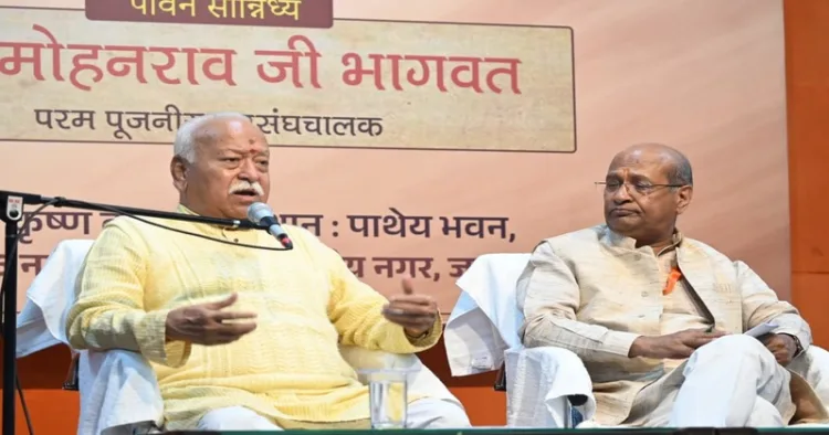 (Left) RSS Sarsanghchalak Dr Mohan Bhagwat (Right) Rajasthan Kshetra Sanghchalak Dr Ramesh Chandra Agrawal