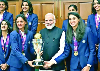 Hosting Women Icons: PM Narendra Modi holding the ICC Women’s Cricket World Cup trophy during his meeting with the women cricket team
