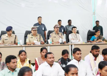 41 Maoists surrender before Telangana DGP