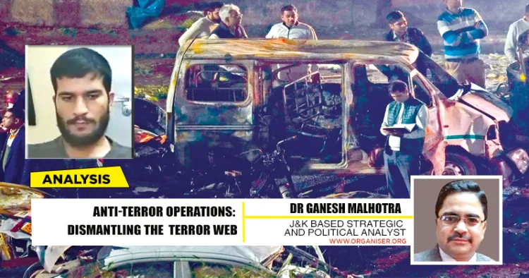 The bomb blast site near Red fort, Delhi
(Inset: Suicide bomber Dr Umar Un Nabi)