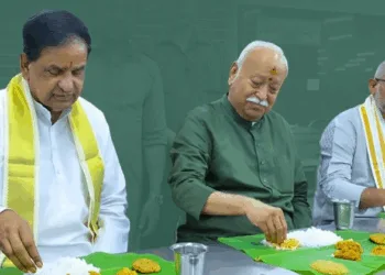 Tirumala Tirupati Devasthanams Chairman B R Naidu, RSS Sarsanghchalak Dr Mohan Bhagwat, Additional Executive Officer (EO) Venkayya Chowdary (Left to Right)