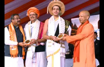 Devavrat, who trained in the Shukla Yajurveda tradition, has successfully completed the Dandakrama Parayanam