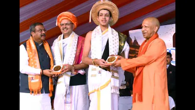 Devavrat, who trained in the Shukla Yajurveda tradition, has successfully completed the Dandakrama Parayanam
