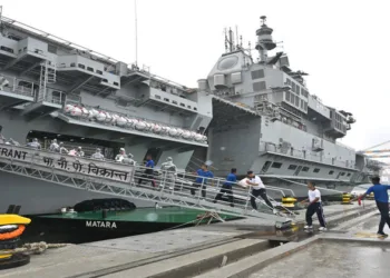 INS Vikrant delivering relief provisions to Sri Lanka (Photo/X@indiannavy)