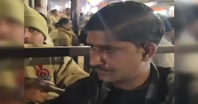 Muslim man Mansoori Akleel caught in a pickpocketing attempt at Banke Bihari Mandir