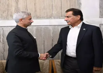 Courtesy Handshake between EAM Jaishankar and Pakistan National Assembly Speaker Ayaz Sadiq in Dhaka