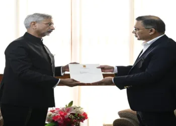 External Affairs Minister Dr. S. Jaishankar hands over the letter of PM Modi to BNP leader Tarique Rahman in Dhaka