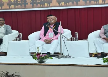 RSS Sarsanghchalak Dr Mohan Bhagwat (in the centre) along with other dignitaries on the stage