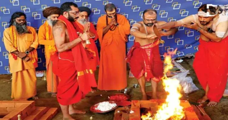 Veera Sadhana Kriya at Thirunavaya during the Mahamagha Mahotsavam under Ayinipulli Vaishakh Acharya, in the presence of Mahamandaleshwar Swami Anandavanam Bharathi,Sri Shakti Shantananda Maharshi and others