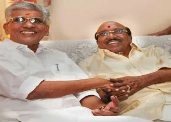 (Left) NSS General Secratary G Sukumaran Nair (Right) SNDP General Secratay Vellappalli Natesan