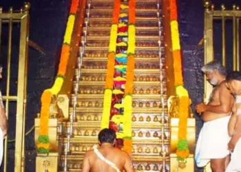 Priests perform Padi Puja at the 18 Holy Steps of Sabarimala, a ceremony now under scrutiny after vigilance officials flagged black-market manipulation of offering slots