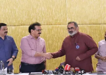 BJP Kerala State President Rajeev Chandrasekhar welcomes Twenty20 President Sabu Jacob to the NDA at the party headquarters in Thiruvananthapuram