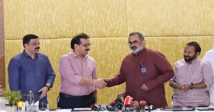 BJP Kerala State President Rajeev Chandrasekhar welcomes Twenty20 President Sabu Jacob to the NDA at the party headquarters in Thiruvananthapuram