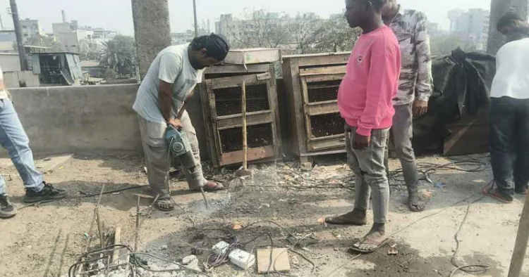 AMC razes 2,500 sq ft illegal property of Rafiq Vyapari