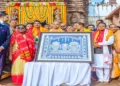 President Droupadi Murmu and Odisha Chief Minister Mohan Charan Majhi with others at the Sri Jagannath Temple in Puri