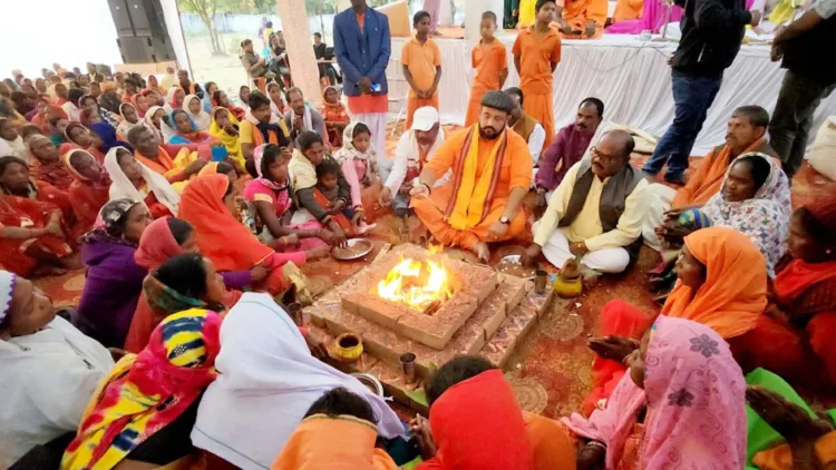 Purification yajna being conducted at the Hindu Sammelan