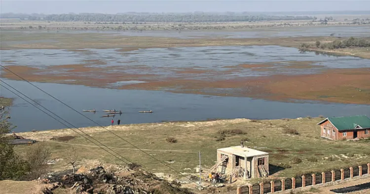 Wullar Lake