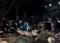 According to the police, around 400-500 students gathered on campus for a “Long March” to the Ministry of Education
