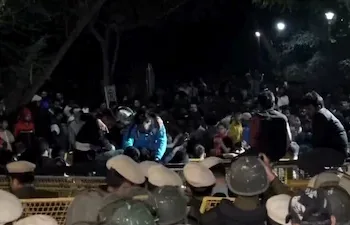 According to the police, around 400-500 students gathered on campus for a “Long March” to the Ministry of Education