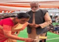 Right) Sunita Haldekar, Akhil Bharatiya Sah Sarkaryavahika of the Rashtra Sevika Samiti (Left) Dr Manmohan Vaidya, Akhil Bharatiya Karyakarini Sadasya of the Rashtriya Swayamsevak Sangh (RSS);