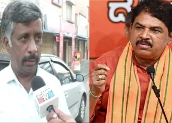 (Left) RTI Activist Snehamayi Krishna (Right) Leader of the Opposition R. Ashoka