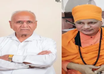 (Left) Shrirang Devba Lad (Dada) (Right) Acharya Shri Mahant Bharatbhushandasji Maharaj of Varanasi