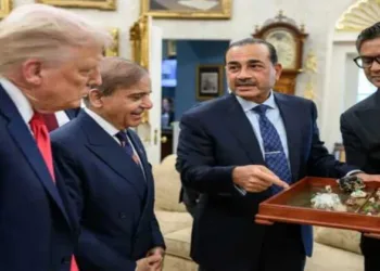 President Donald Trump with Prime Minister Shehbaz Sharif and Field Marshal Asim Munir of Pakistan on 25 September 2025 at the White House in Washington, DC