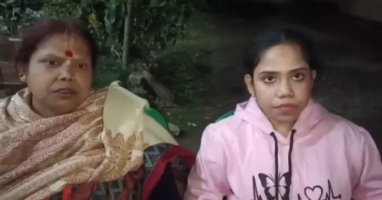 Namita Biswas and her daughter Pallabi Biswas, who were assaulted by a shopkeeper and his son in Baruipur