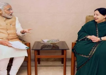 (Left) PM Narendra Modi (Right) Former Tamil Nadu CM J. Jayalalithaa (File Image)