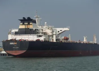 Shenlong oil tanker safely reaches Mumbai via the Strait of Hormuz