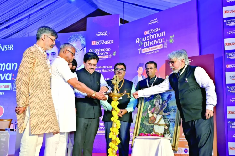 From L to R: Prafulla Ketkar, Editor Organiser, Dr Ashok Kumar Varshney, National Organising Secretary, Arogya Bharti, Himanshu Thakkar - Convener, Knowledge Conference, Dharmesh Vandra, Convener, Knowledge Conference, Vaidya Dr Bhavdeep Ganatra, Chief Ayurveda Operations at SGVP Holistic Hospital and Tarsem K Ruby, Pharmaceutical Entrepreneur lighting the lamp during the inaugural session of Organiser Weekly's Ayushman Bhava confluence