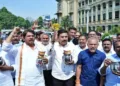 BJP leaders wage protest against Karnataka government