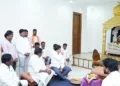BJP Telangana President Ramachandra Rao visit to Sharada Peetham
