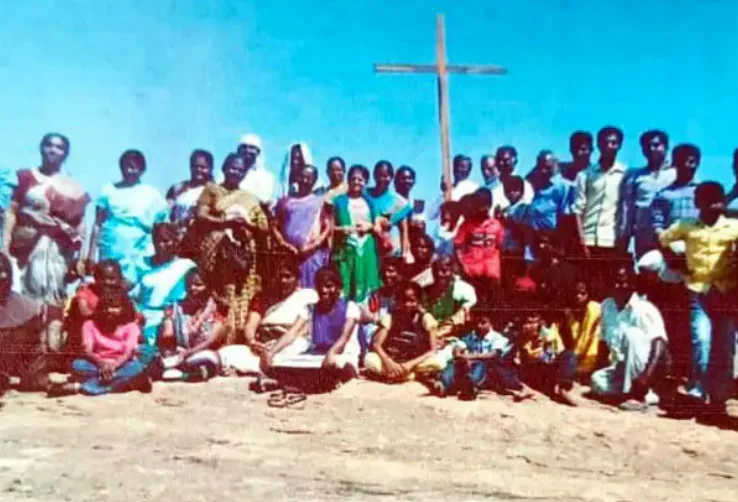 Church cross installed, prayers held on Yanai Malai in Madurai (Image courtesy: Dinamalar)