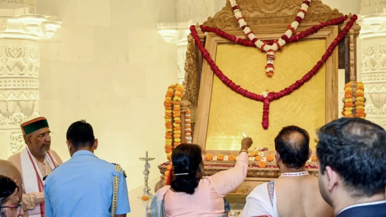 President Draupadi Murmu with Ram Yantra inside the Ram Mandir