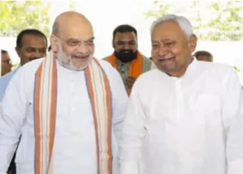 (Left) Amit Shah (Right) Bihar CM Nitish Kumar