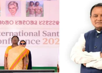 (Left) President Droupadi Murmu (Right) Odisha Chief Minister Mohan Charan Majhi