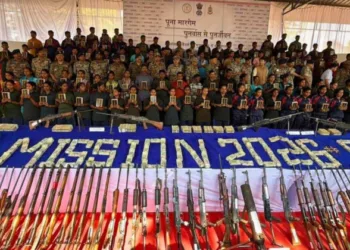 More than 100 Maoists surrender in Bastar