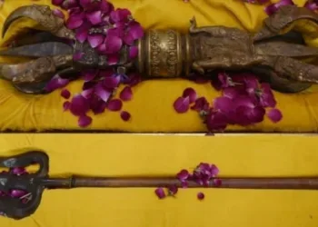 Ancient artefacts reportedly identified as the Trishul of Bhagwan Shiva and the Vajra of Bhagwan Indra have been discovered during excavations in the Philippines