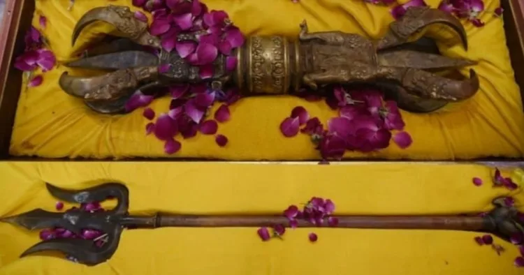Ancient artefacts reportedly identified as the Trishul of Bhagwan Shiva and the Vajra of Bhagwan Indra have been discovered during excavations in the Philippines