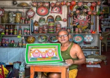 Raghurajpur is a heritage village where art and tradition come alive through Pattachitra paintings and folk performances