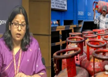 Sujata Sharma, Joint Secretary, Ministry of Petroleum & Natural Gas (Left)